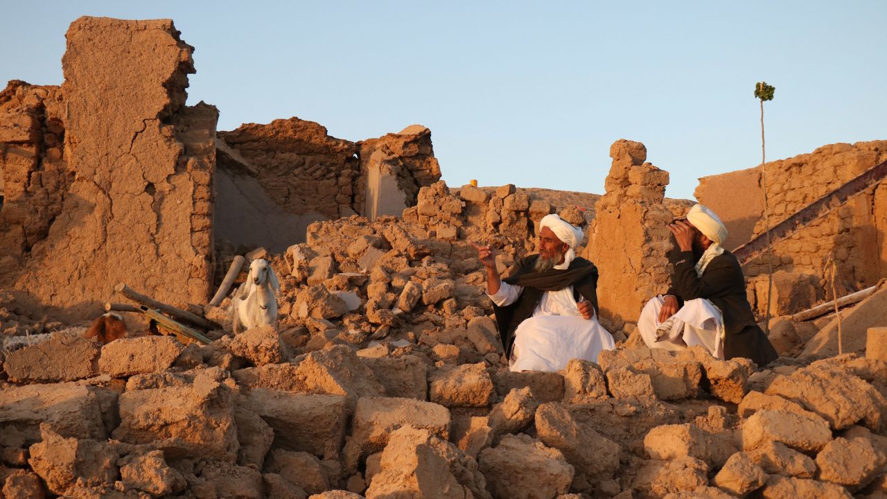 231007203250-02-herat-afghanistan-earthquake-100723.jpg