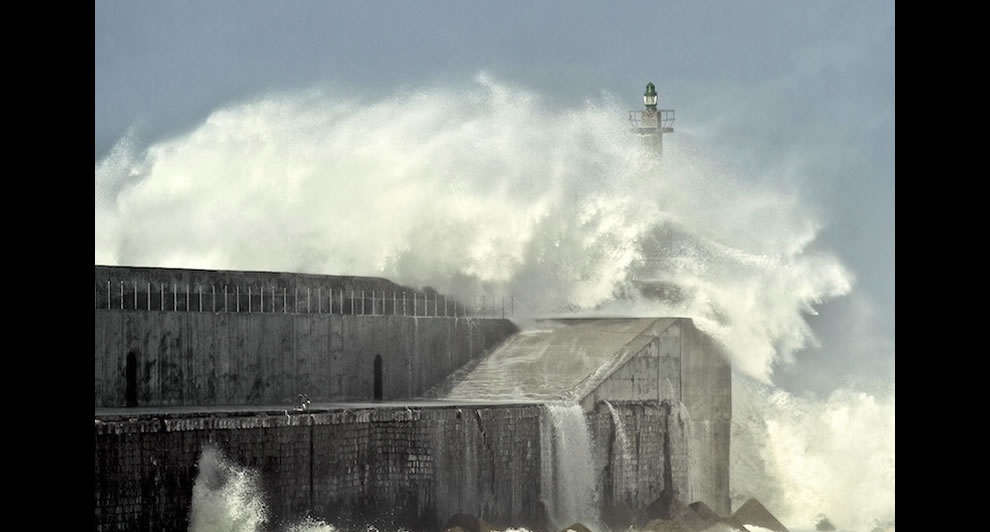 The-hard-life-of-the-lighthouse.jpg