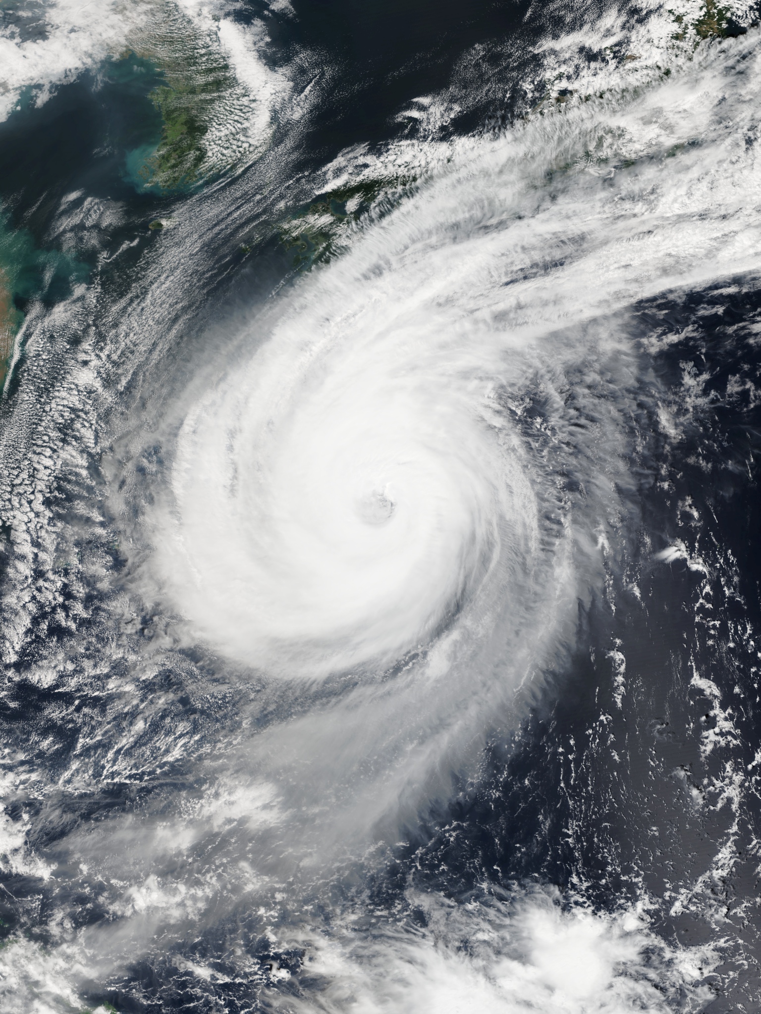 Phanfone 2014-10-04 VIIRS.jpg