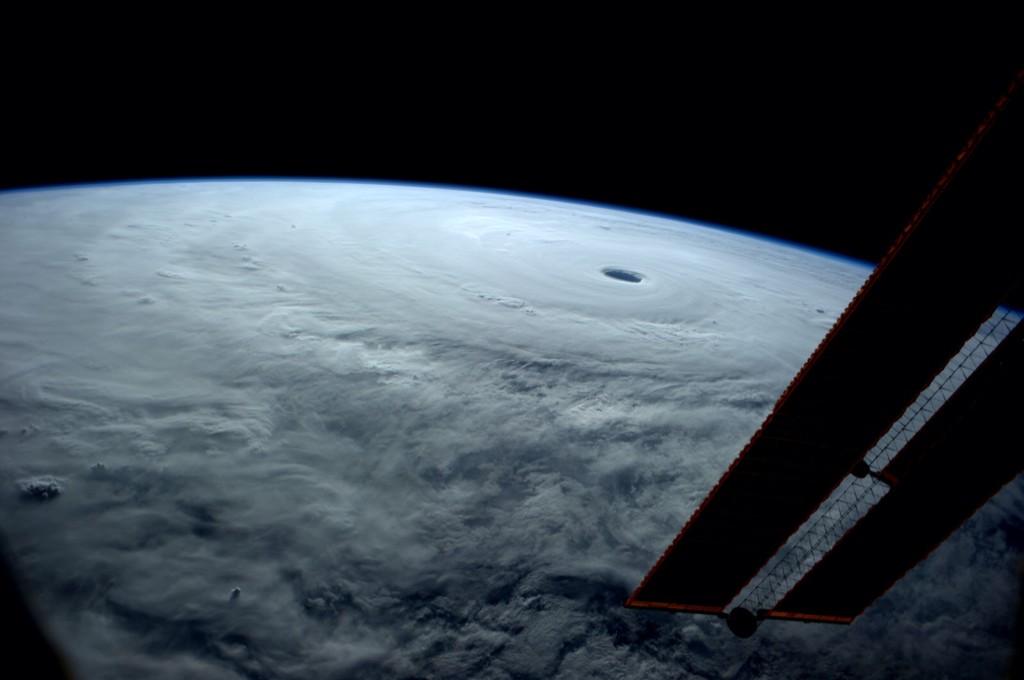 Vongfong 2014-10-08 ISS.jpg