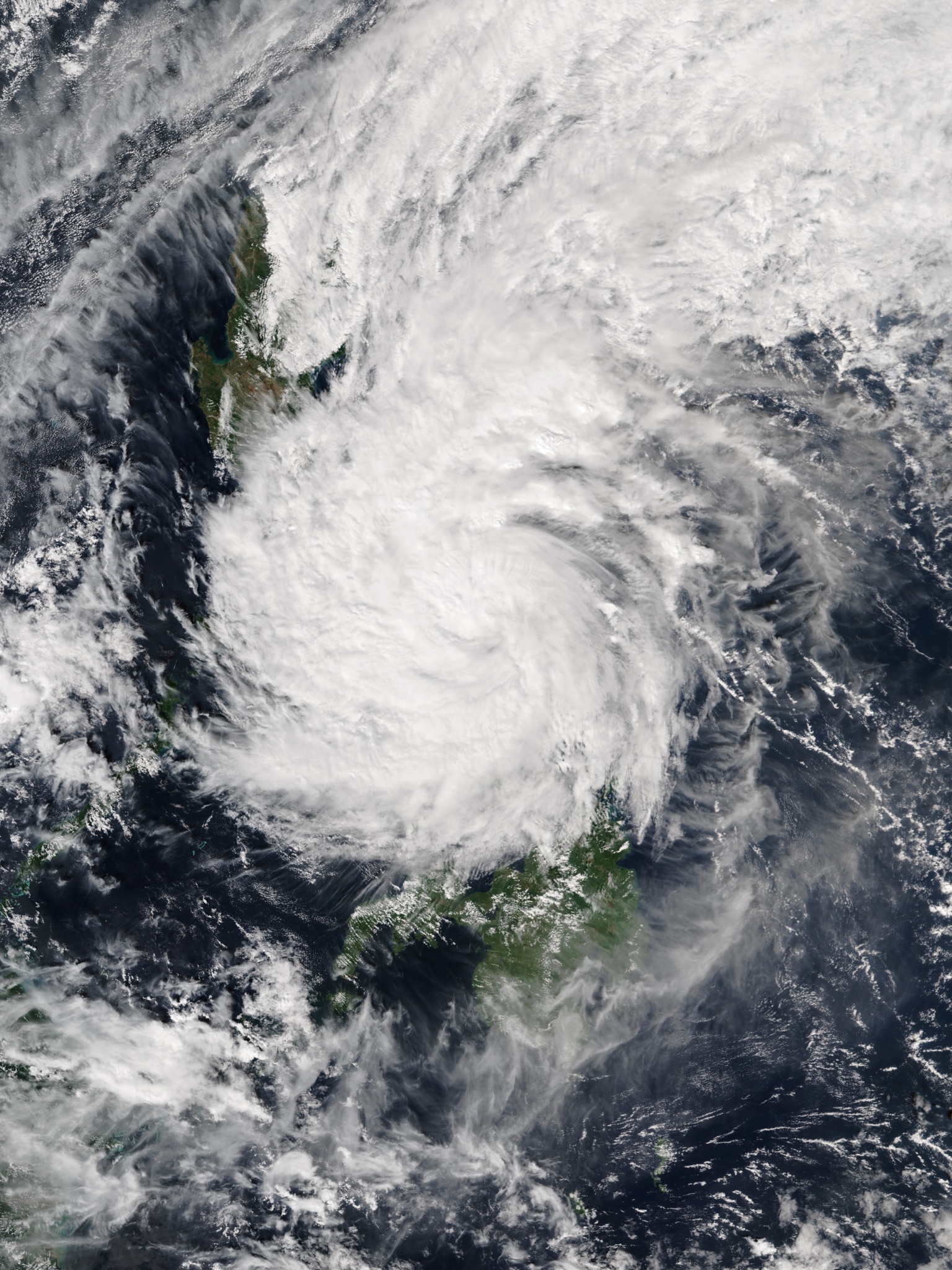 Hagupit 2014-12-07 0523Z.jpg
