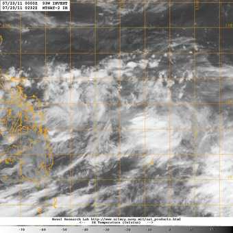 20110723.0232.mtsat2.x.ir1km_bw.93WINVEST.15kts-1010mb-110N-1317E.100pc.jpg