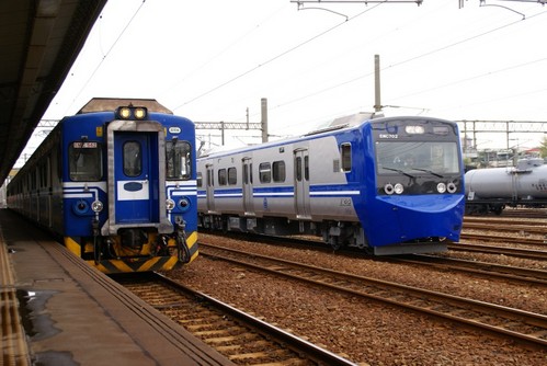台鐵EMU500 EMU700.jpg
