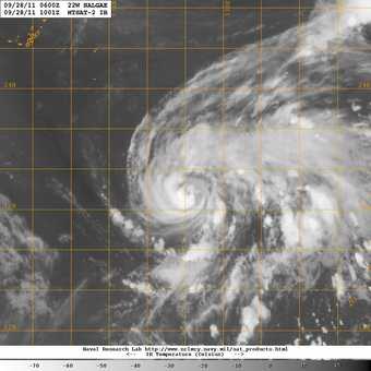 20110928_1001_mtsat2_x_ir1km_bw_22WNALGAE_40kts-993mb-192N-1360E_100pc.jpg