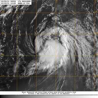 20111005_1115_goes13_x_vis1km_high_17LPHILIPPE_55kts-997mb-246N-607W_100pc.jpg